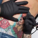 Как проходит процесс нанесения татуировки?