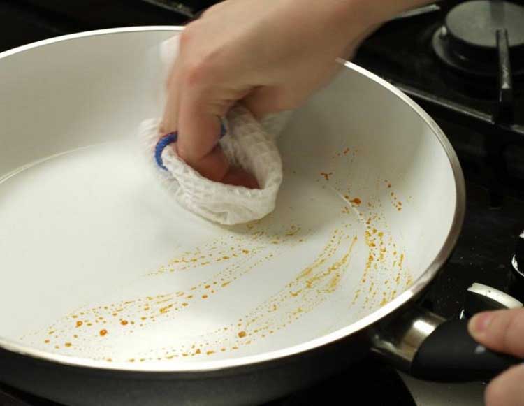 Как почистить керамическую посуду